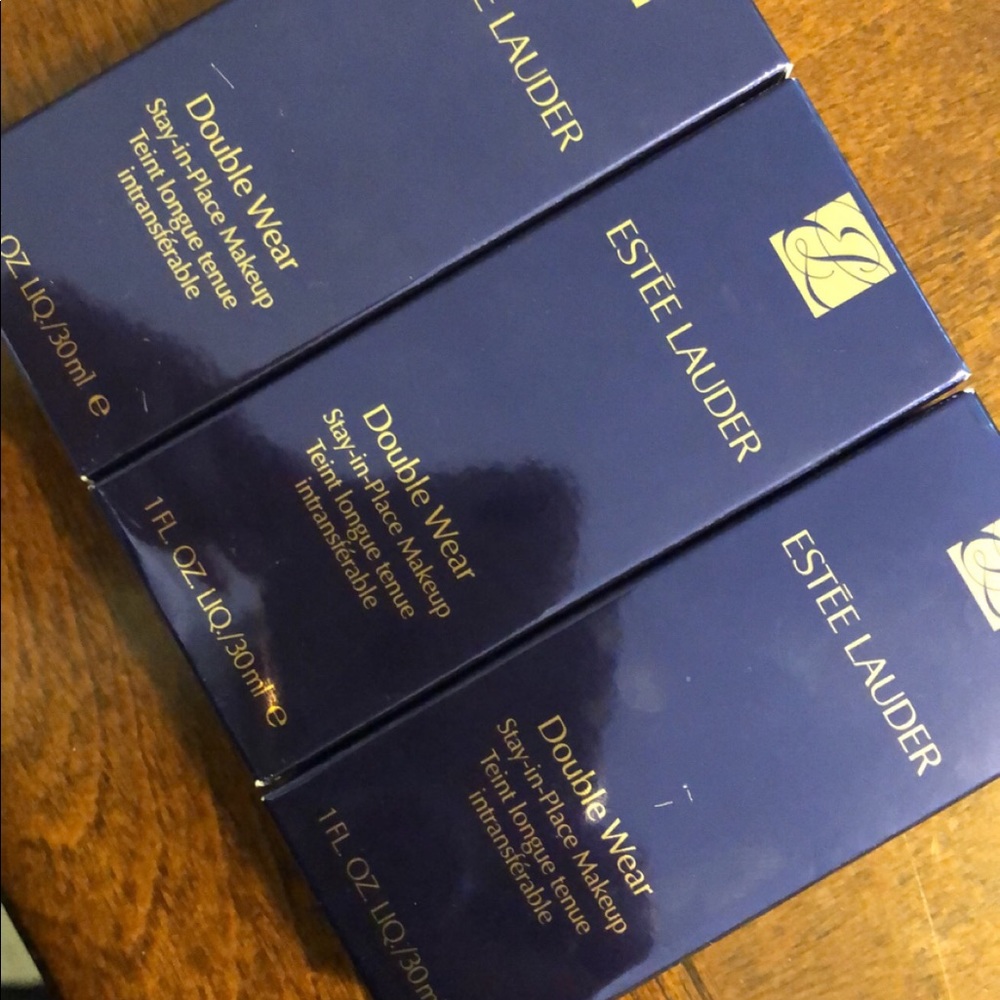 Estée Lauder double wear foundations